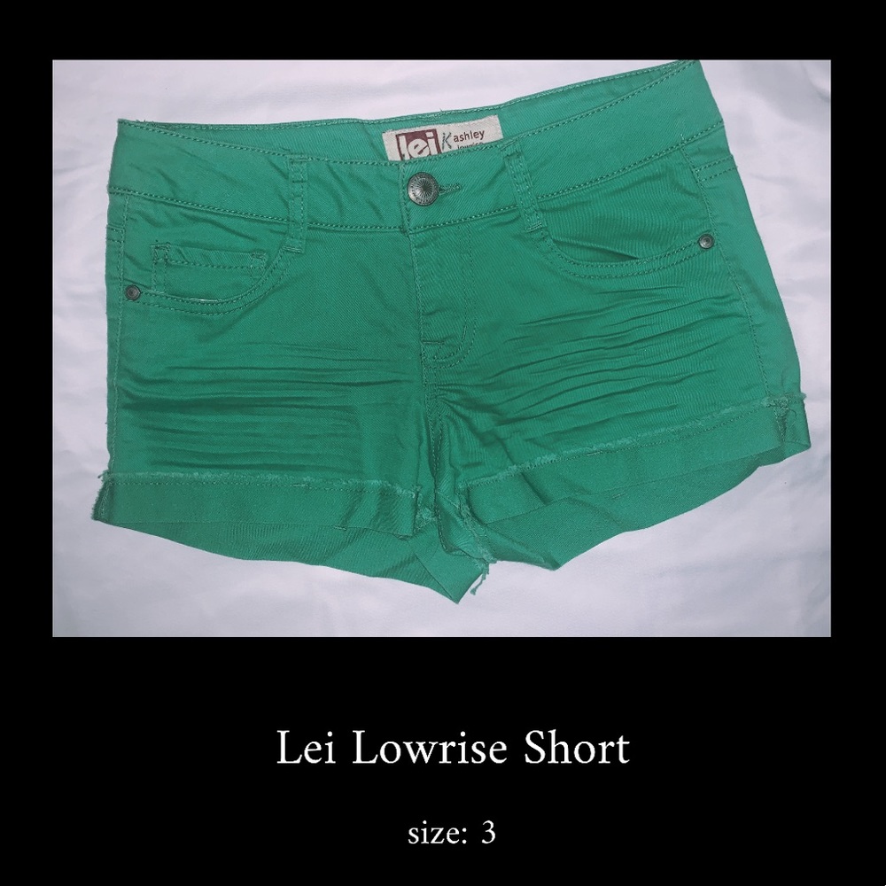GREEN LOWRISE SHORTS